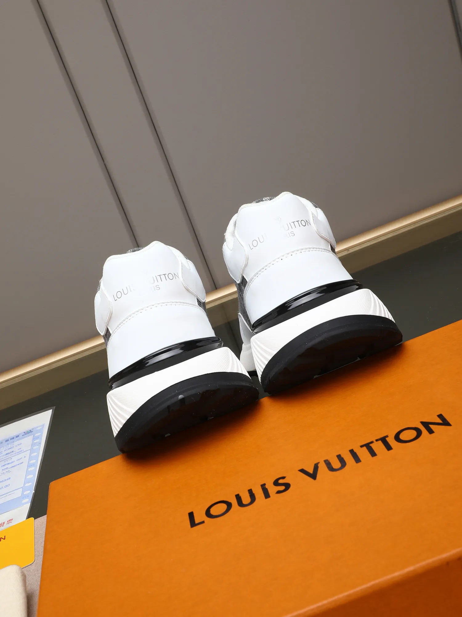 Men's shoes 💰460 Brand: LOUIS VUITTON Louis Vuitton LV Size: 38 39 40 41 42 43 44 (45 customized) Fabric: original cowhide cowhide 🔸Inside of: mesh 🔺Sole: counter foam outsole